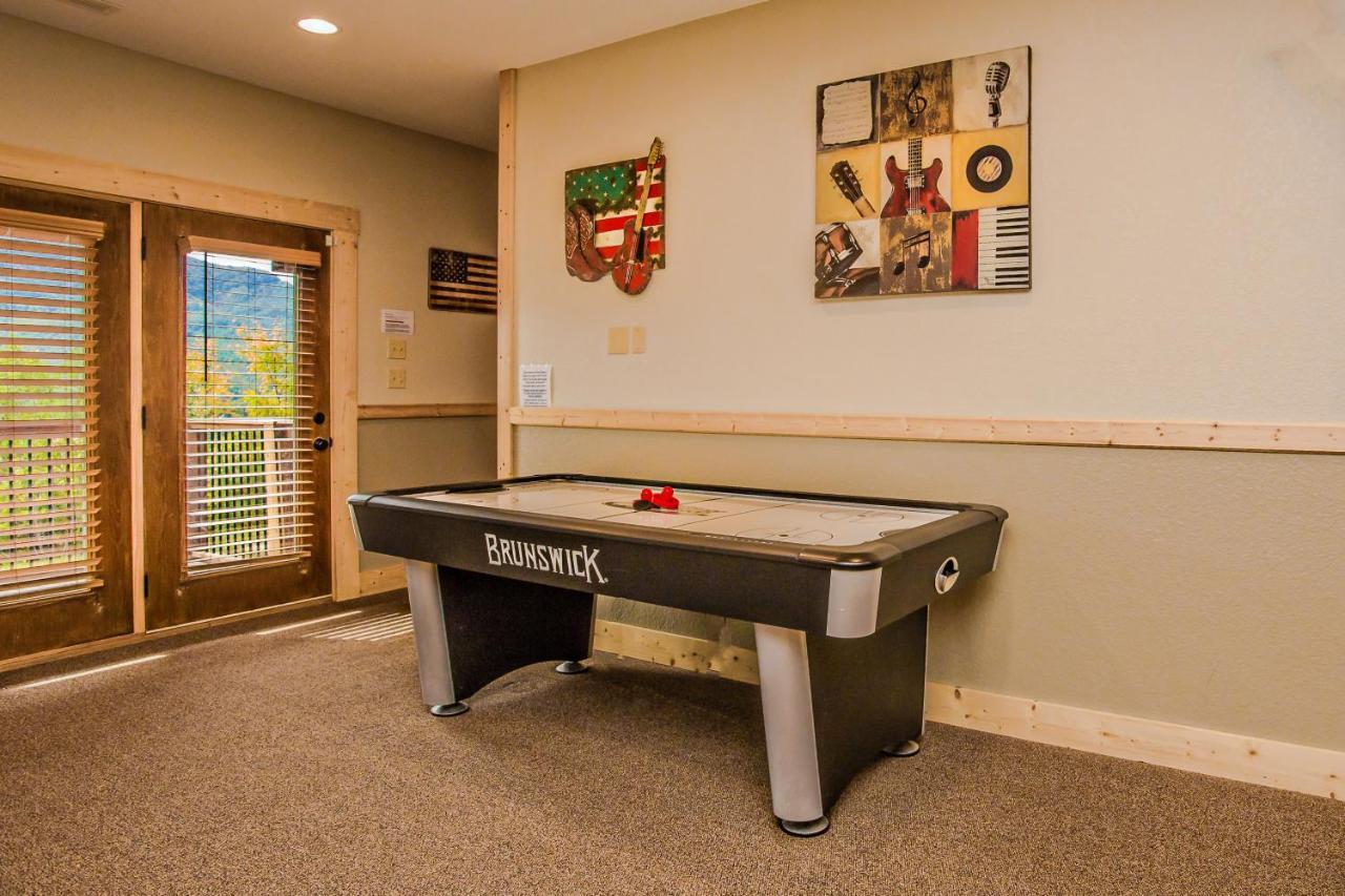 Star Dancer Cabin Gatlinburg Zewnętrze zdjęcie